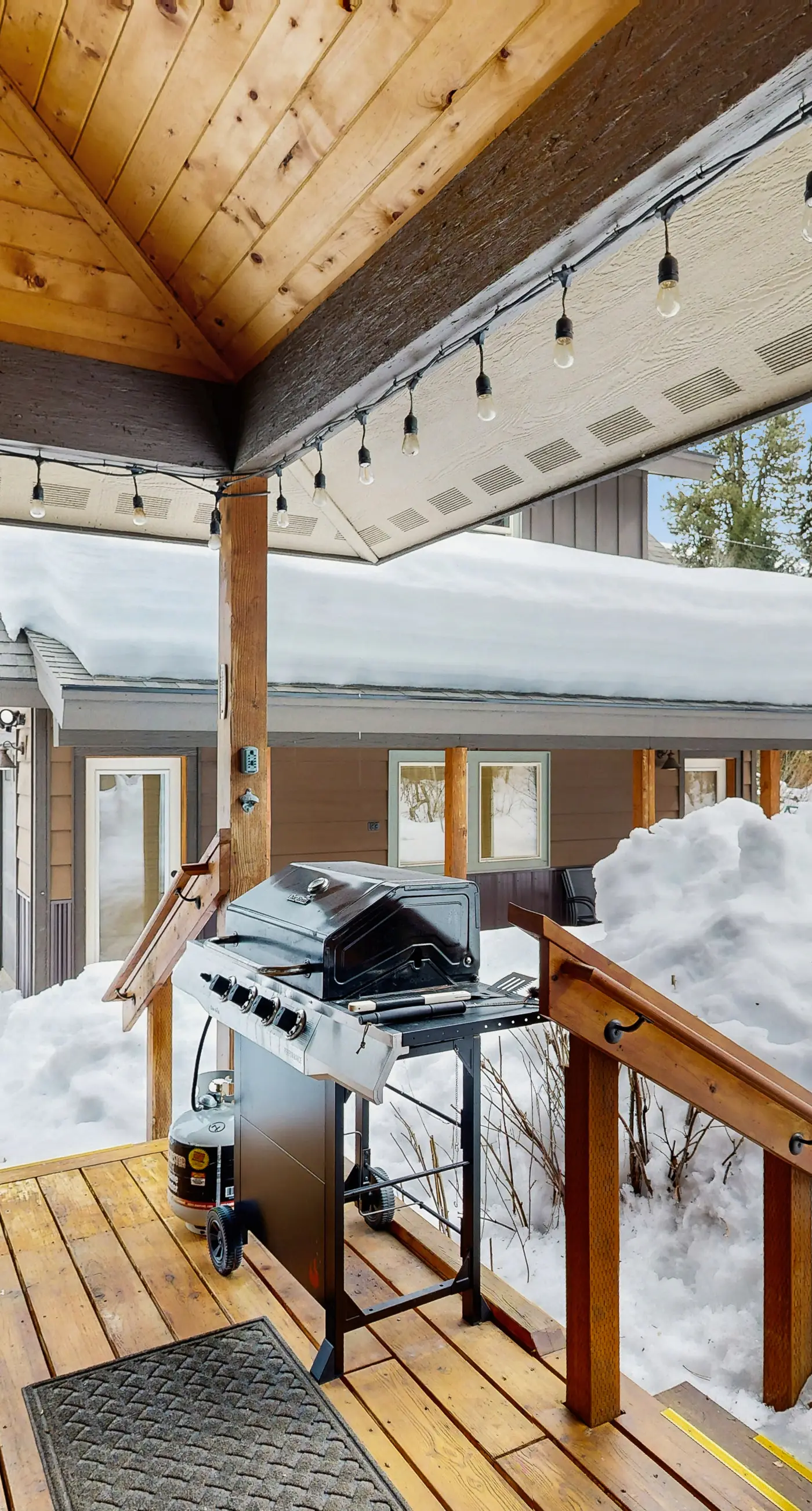 Stunning Home Hot Tub, Deck & Office