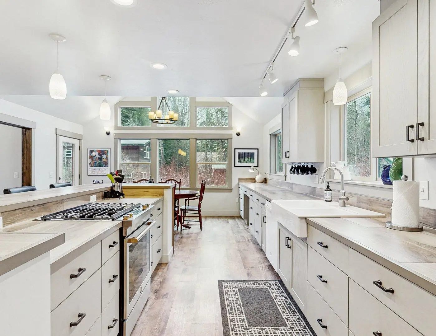 Sunny McCall Retreat | Hot Tub, Deck & Office