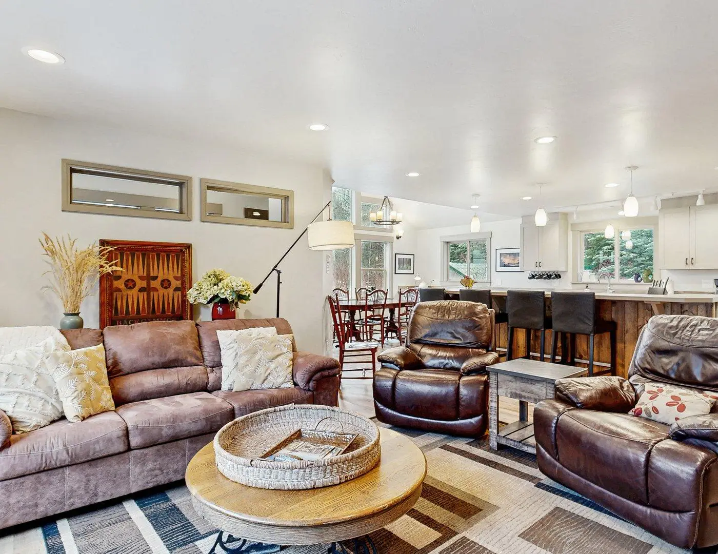 Sunny McCall Retreat | Hot Tub, Deck & Office