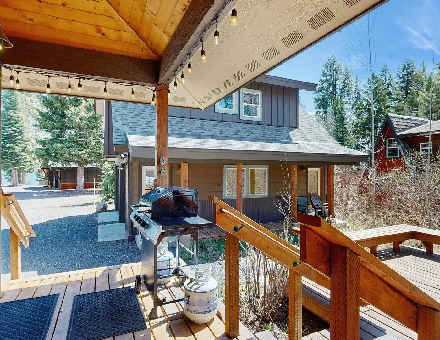Sunny McCall Retreat | Hot Tub, Deck & Office