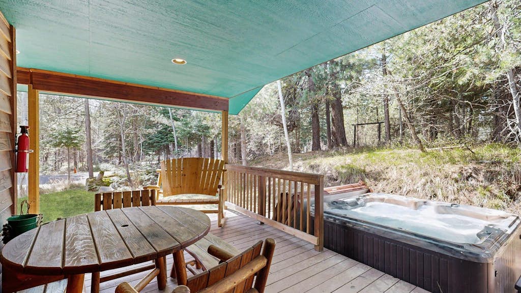 McCall Family Retreat Near Payette Lake | Hot Tub