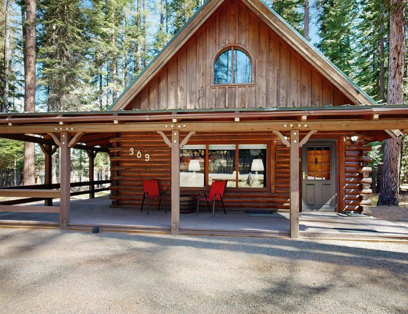 McCall Log Cabin, NearDowntown, Trailer Parking
