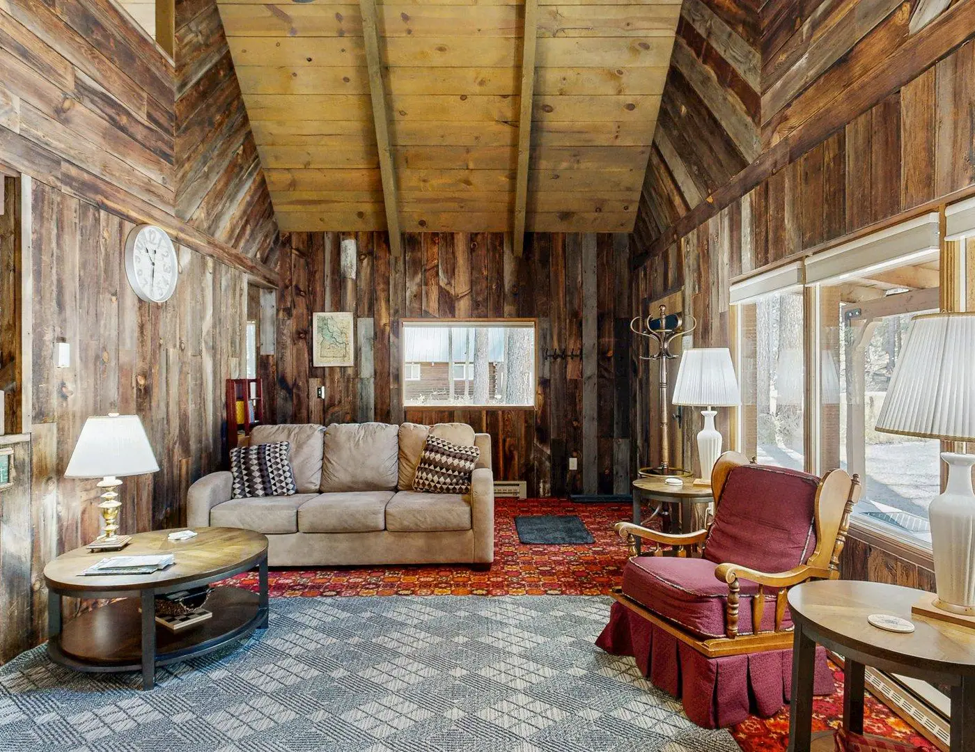 McCall Log Cabin, NearDowntown, Trailer Parking