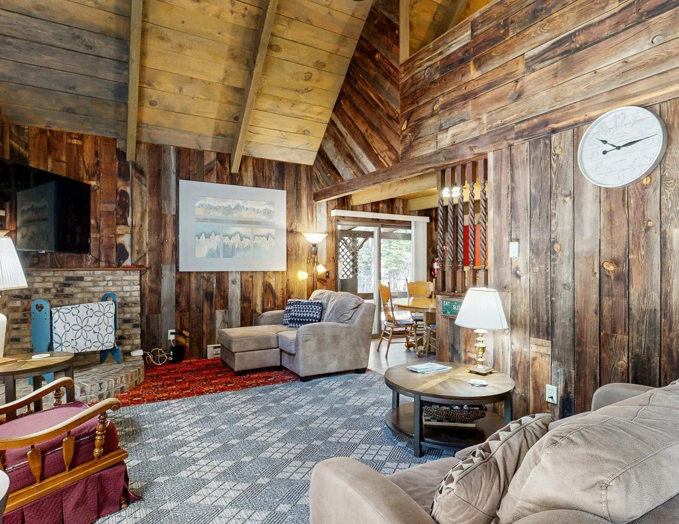 McCall Log Cabin, NearDowntown, Trailer Parking