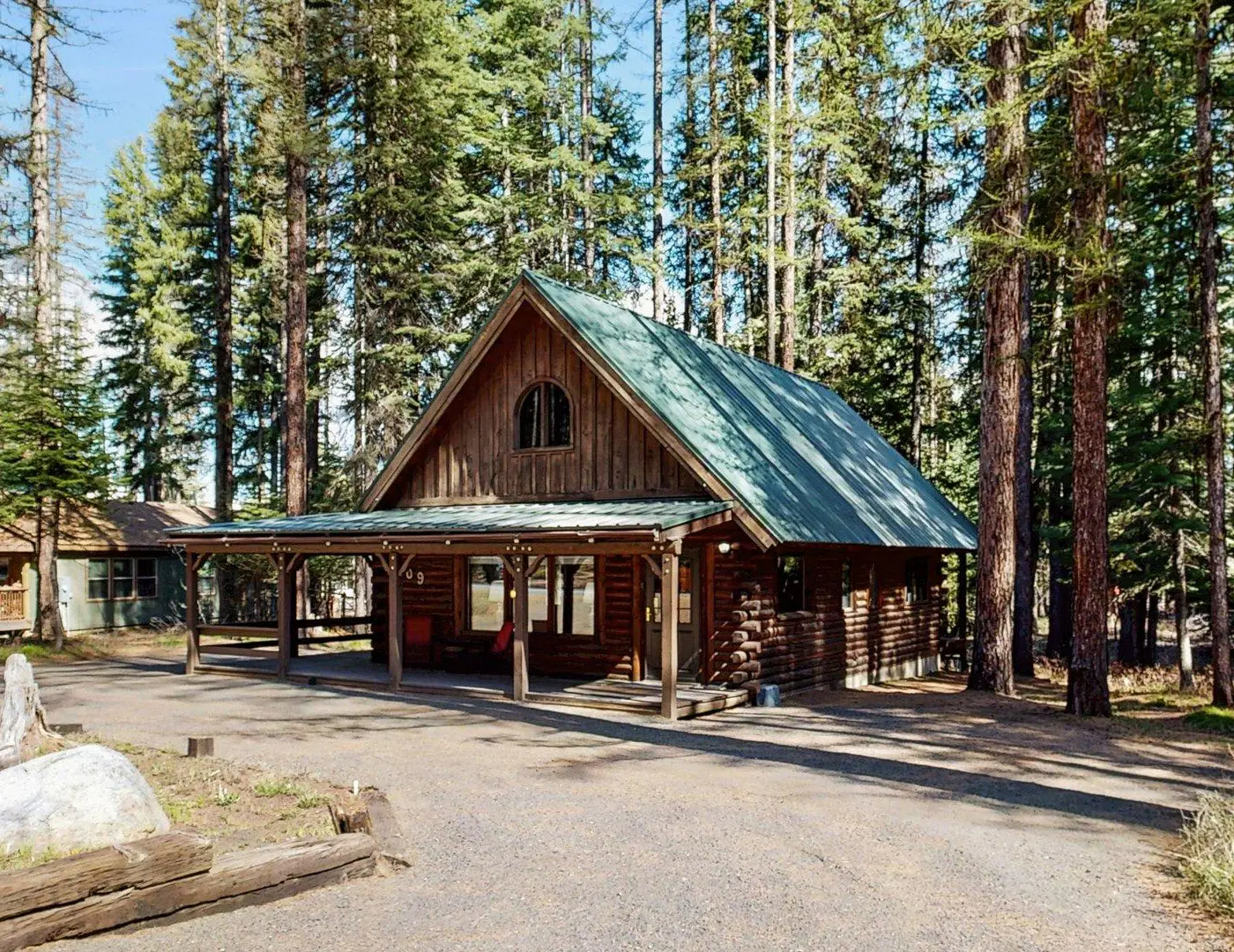 McCall Log Cabin, NearDowntown, Trailer Parking