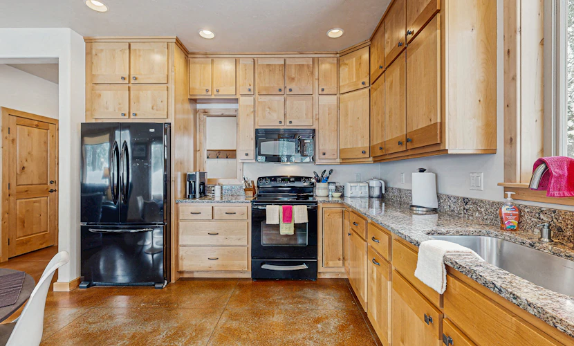 Rustic-Modern Cabin with Hot Tub Access