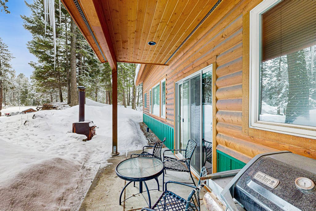 Rustic-Modern Cabin with Hot Tub Access