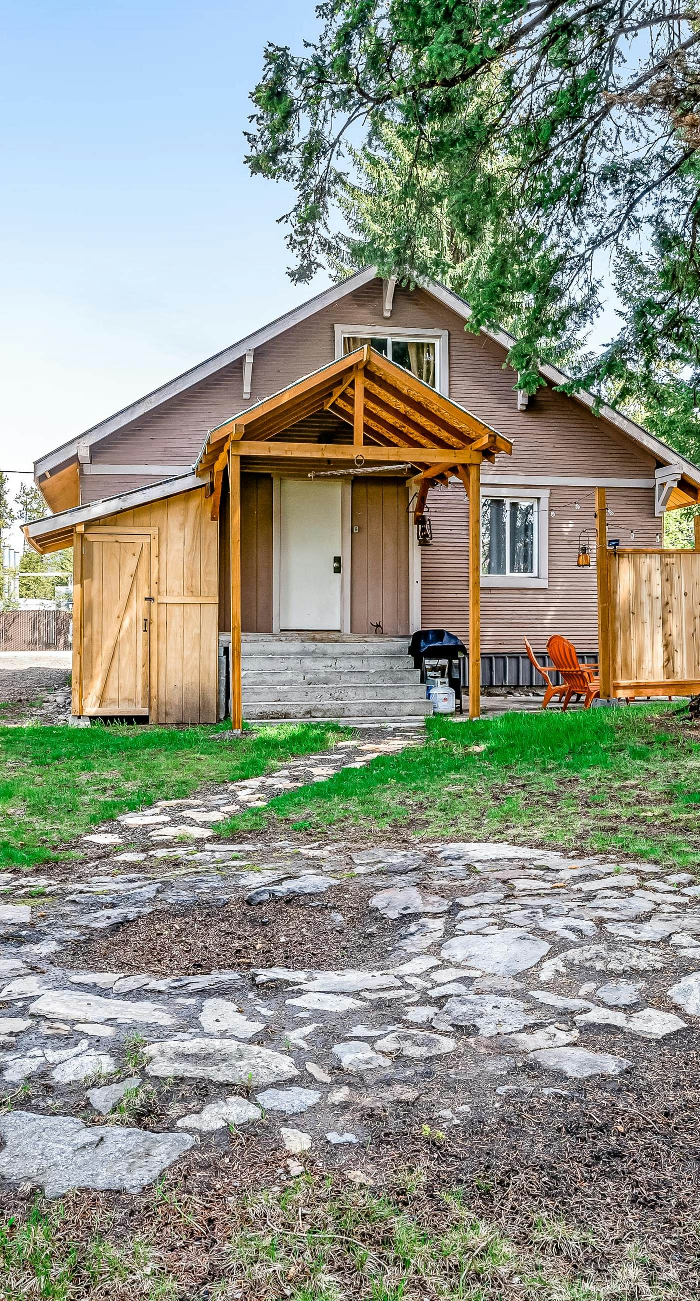Cozy Lofted Cottage | 1.5 Miles to Downtown