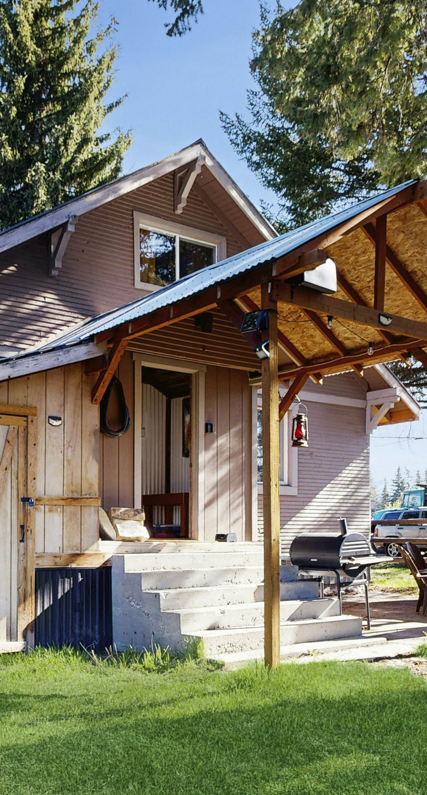 Cozy Lofted Cottage | 1.5 Miles to Downtown