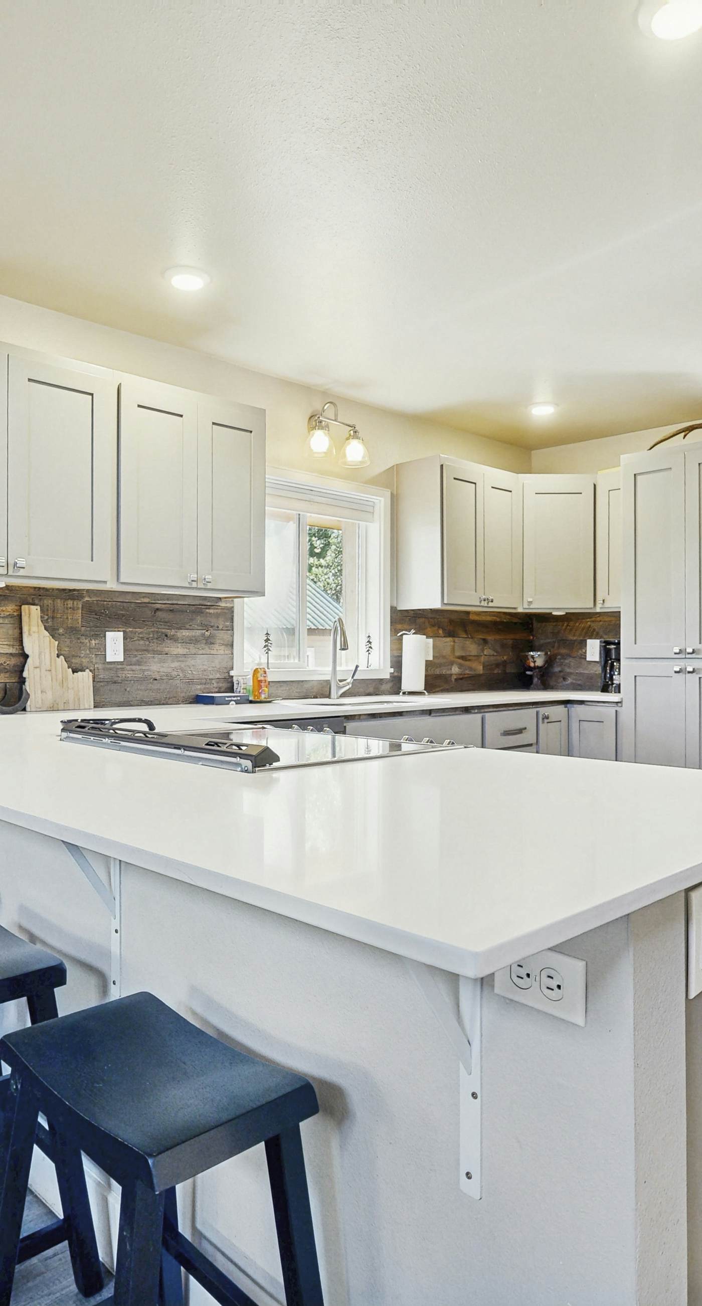 Cozy Lofted Cottage | 1.5 Miles to Downtown