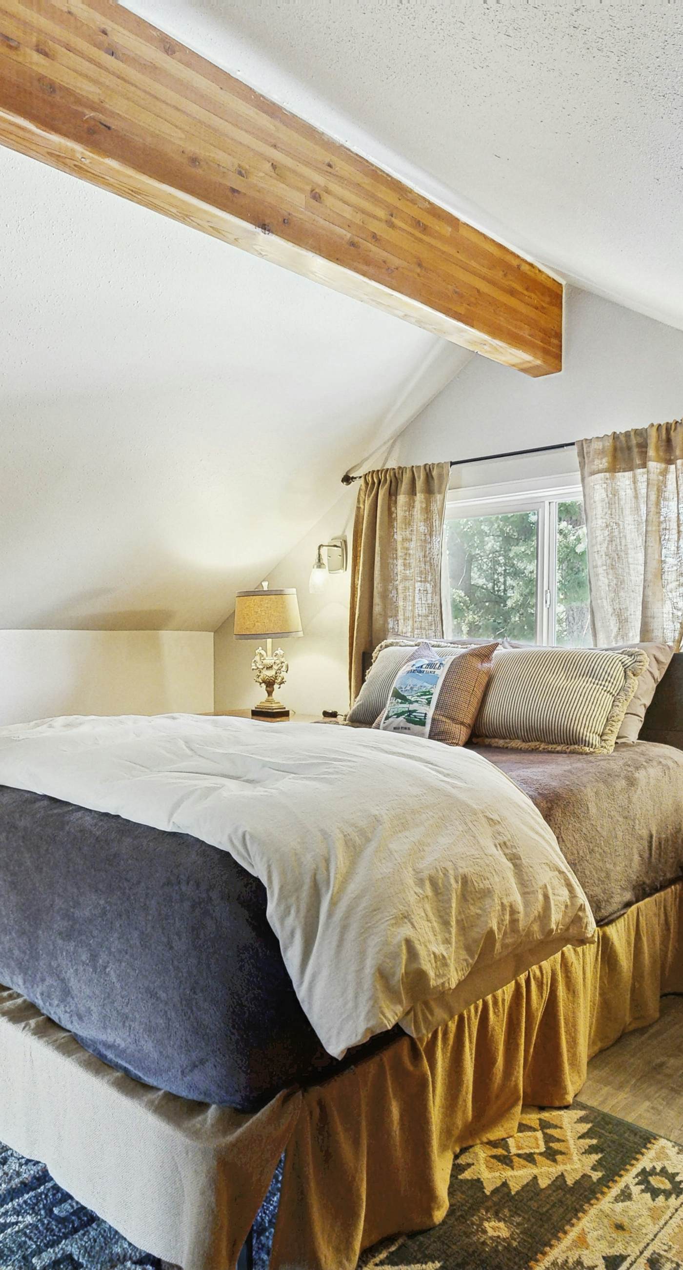 Cozy Lofted Cottage | 1.5 Miles to Downtown