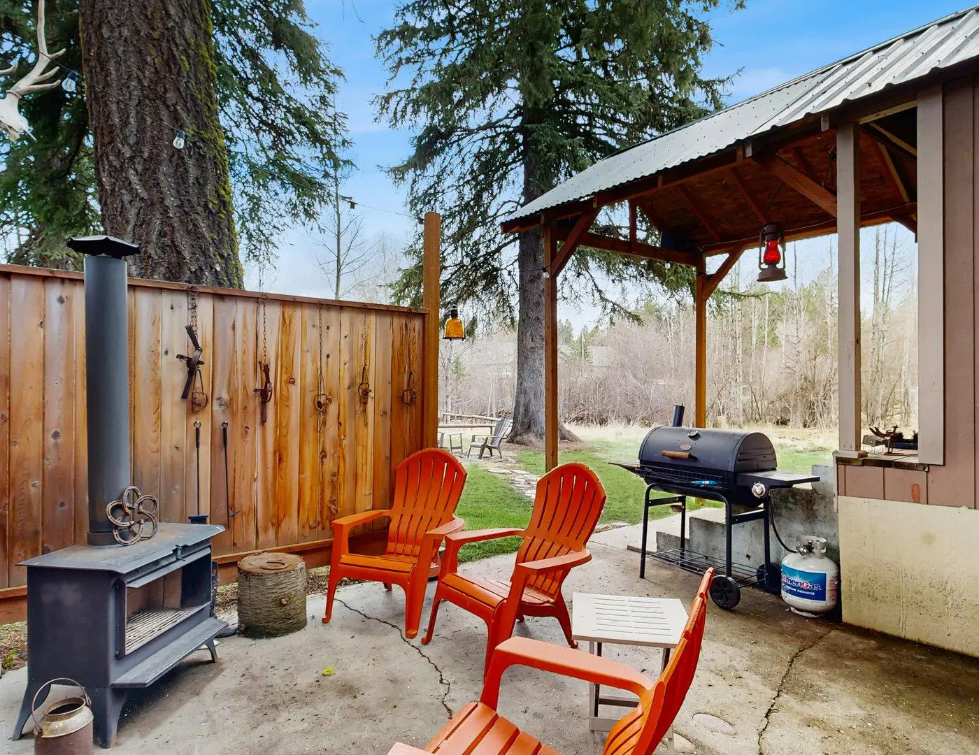 Cozy McCall Cottage | Fire Pit & Near Downtown