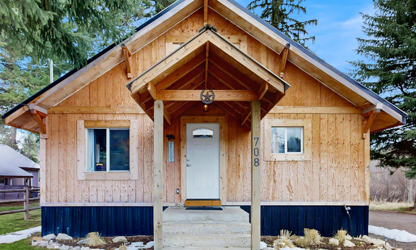 Cozy McCall Cottage | Fire Pit & Near Downtown