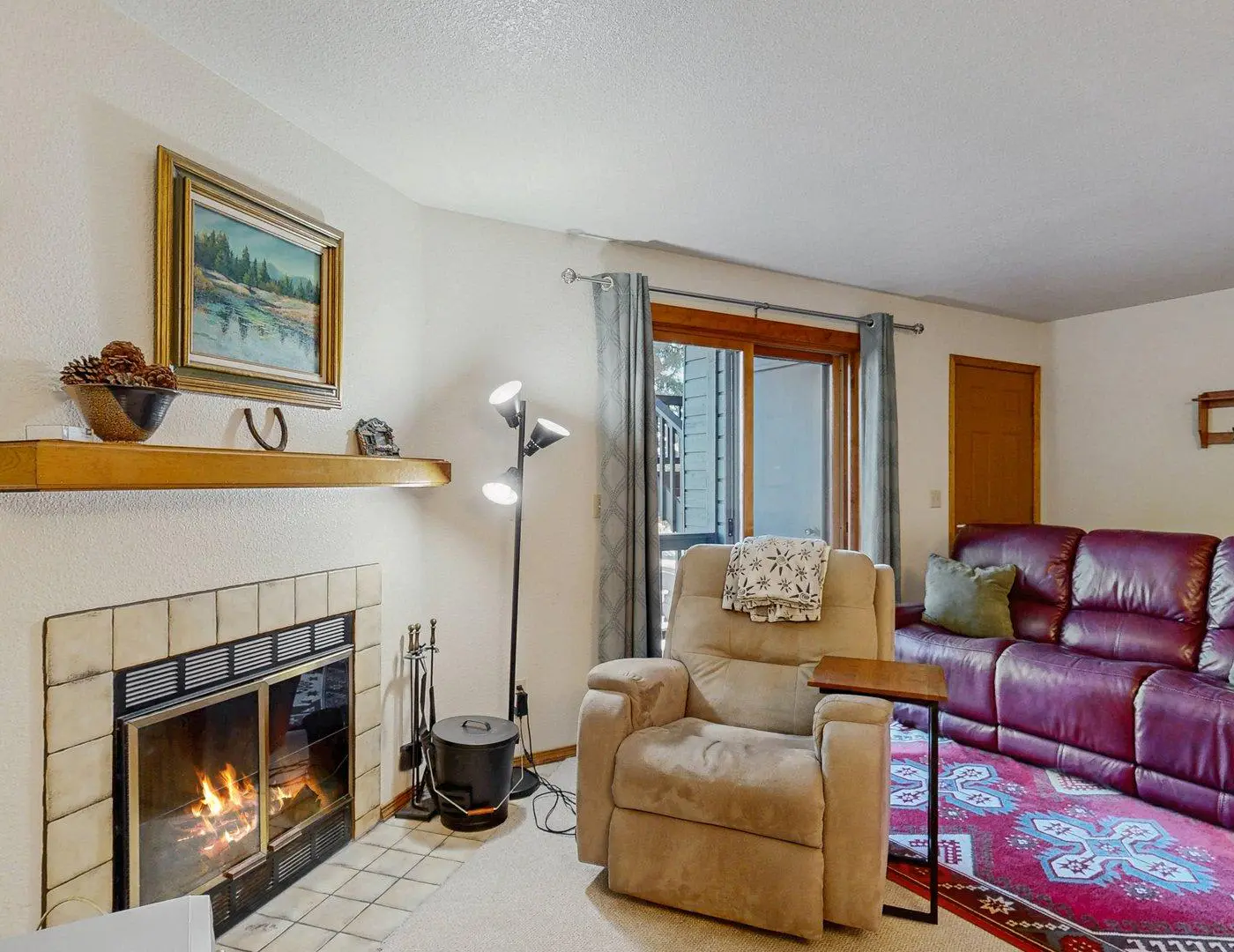 Downtown McCall Condo | Fireplace + Balcony