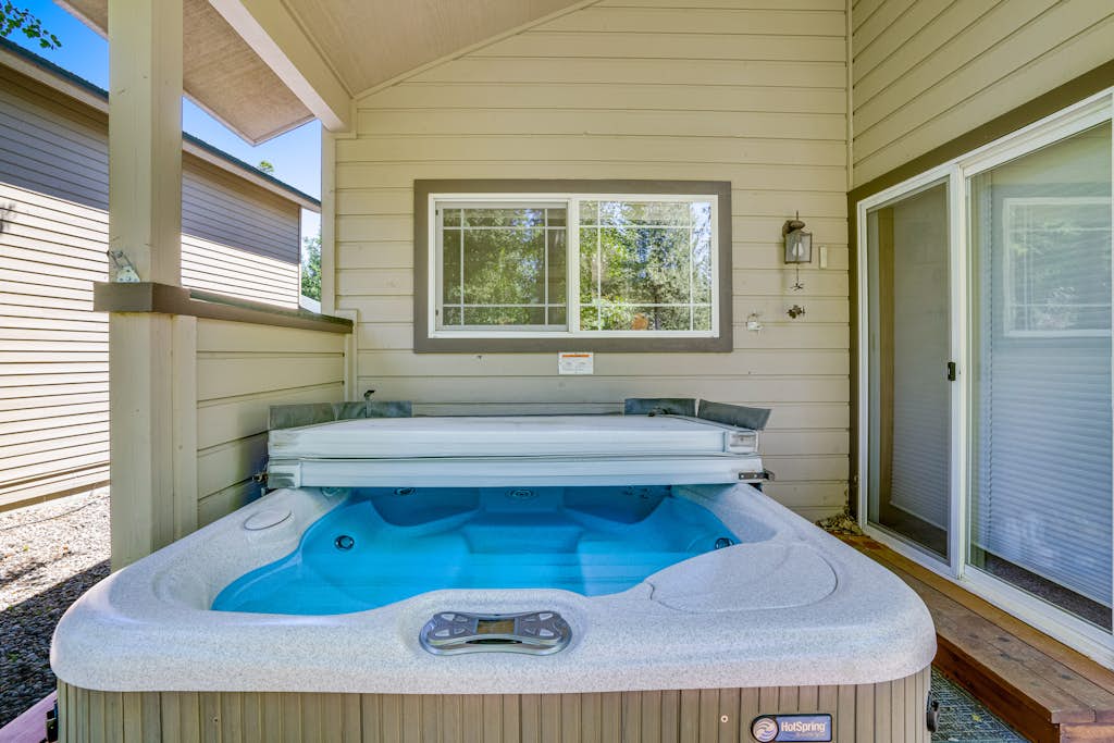 McCall Home with Hot Tub | Golf Course Views