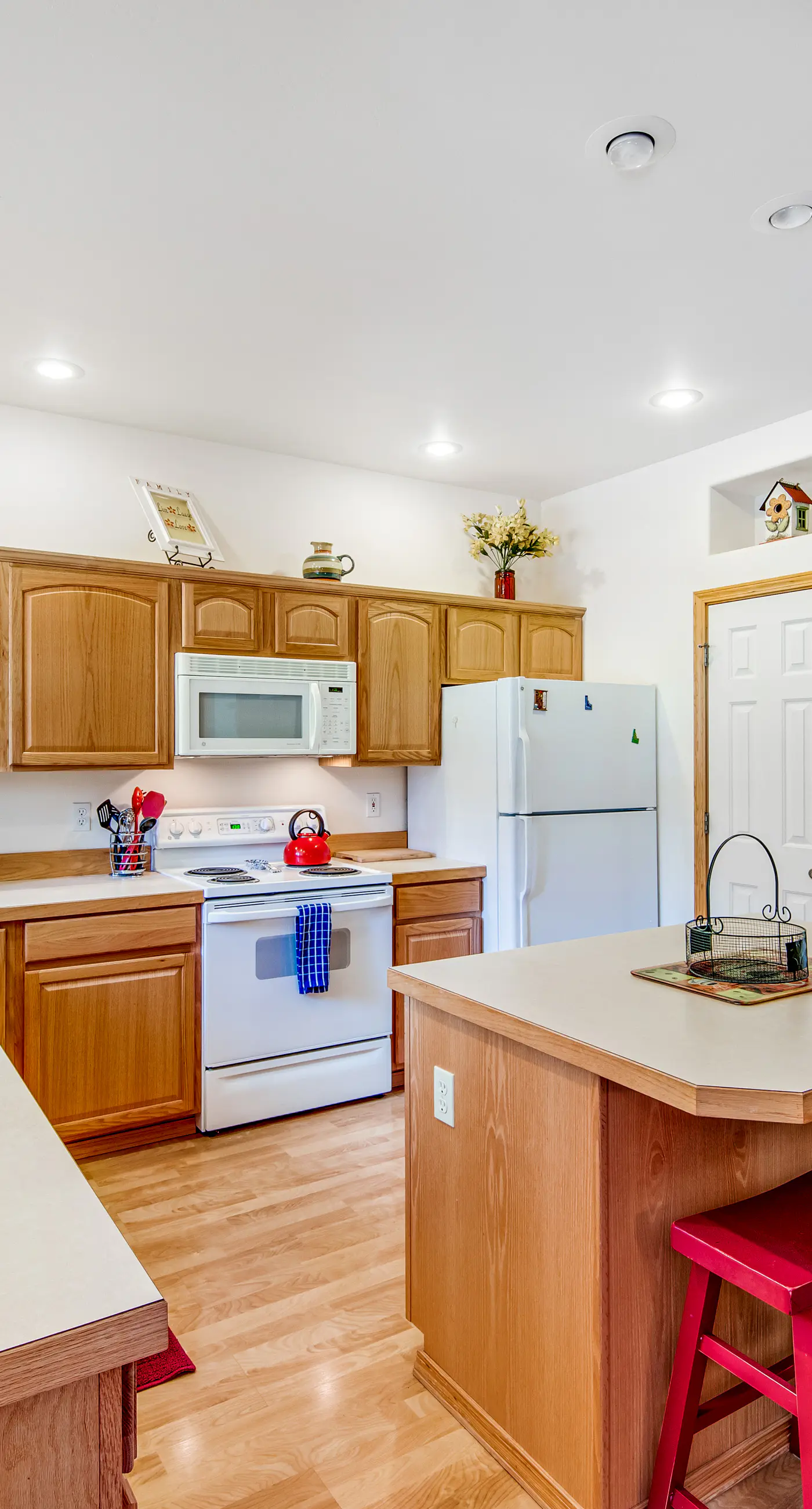 McCall Home with Hot Tub Golf Course Views