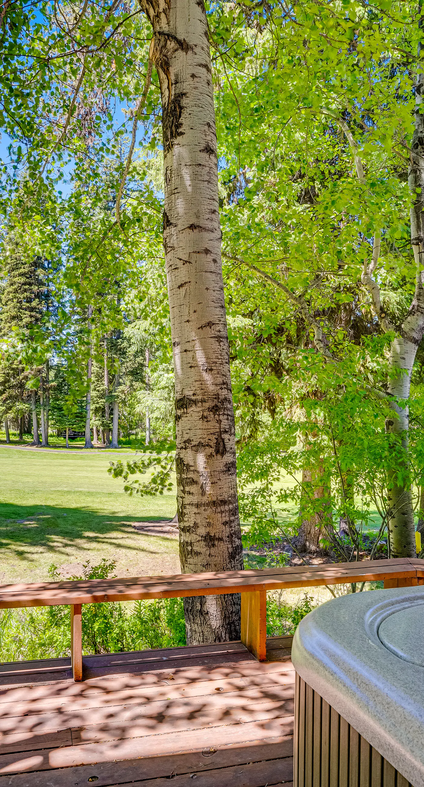 McCall Home with Hot Tub Golf Course Views