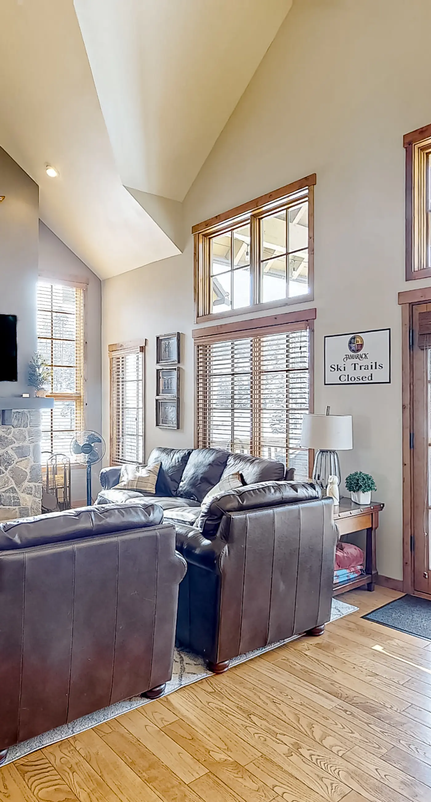 Tamarack Chalet, Hot Tub, Ski-In/Out, Sleeps 8