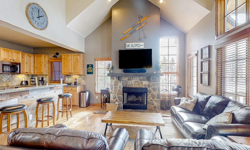 Tamarack Ski In Out with Hot Tub & Views