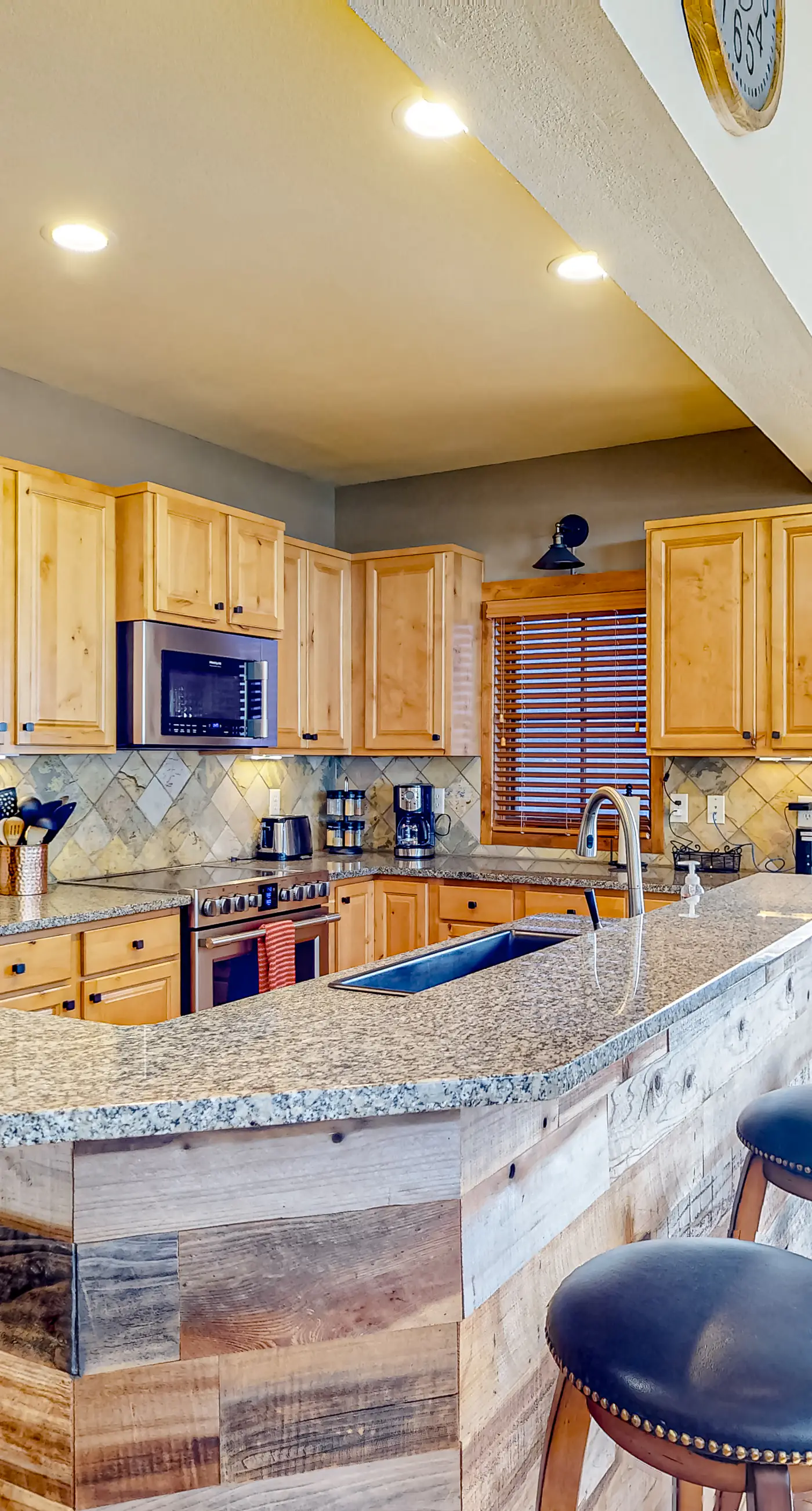 Tamarack Chalet, Hot Tub, Ski-In/Out, Sleeps 8