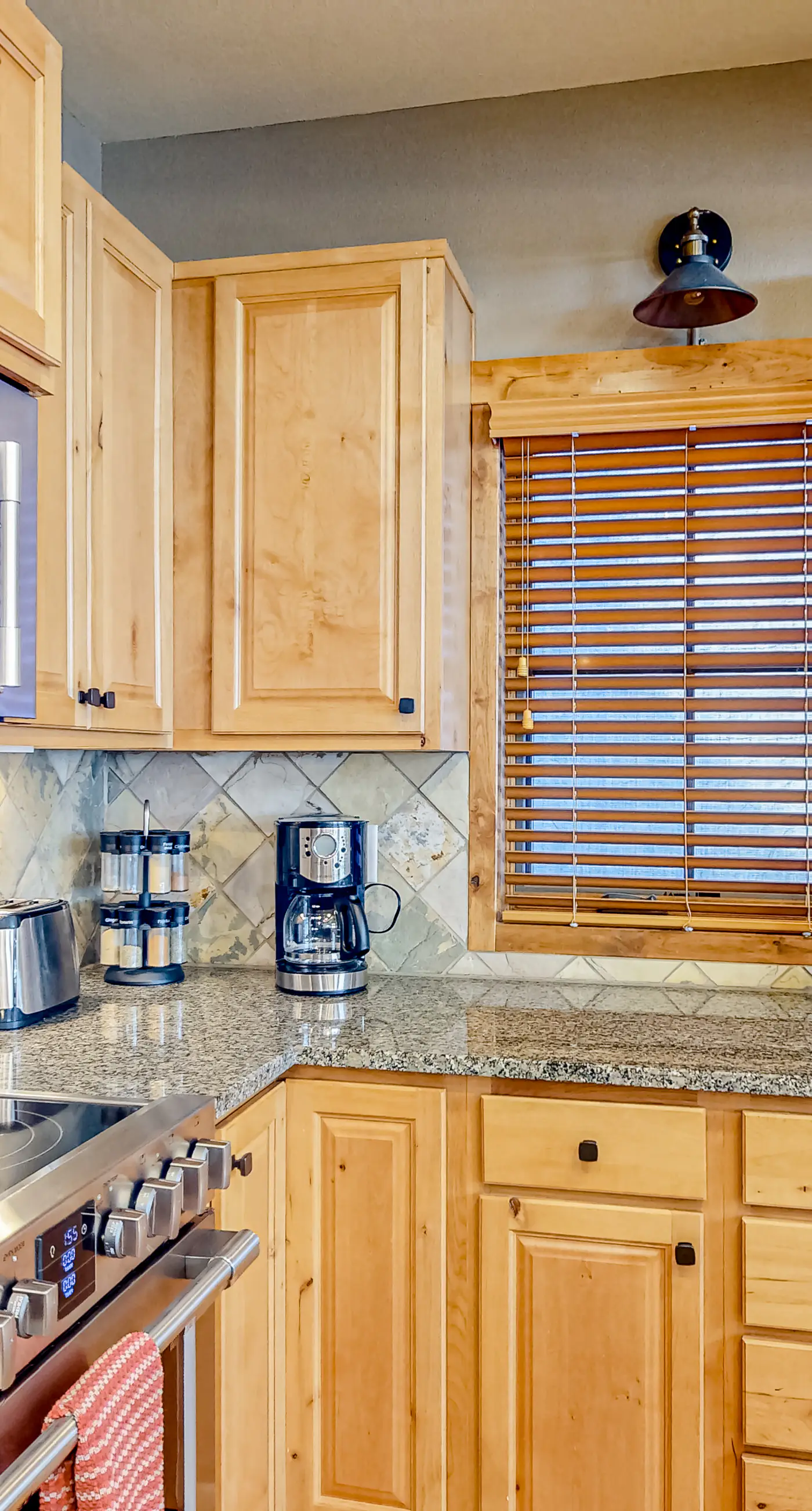 Tamarack Chalet, Hot Tub, Ski-In/Out, Sleeps 8