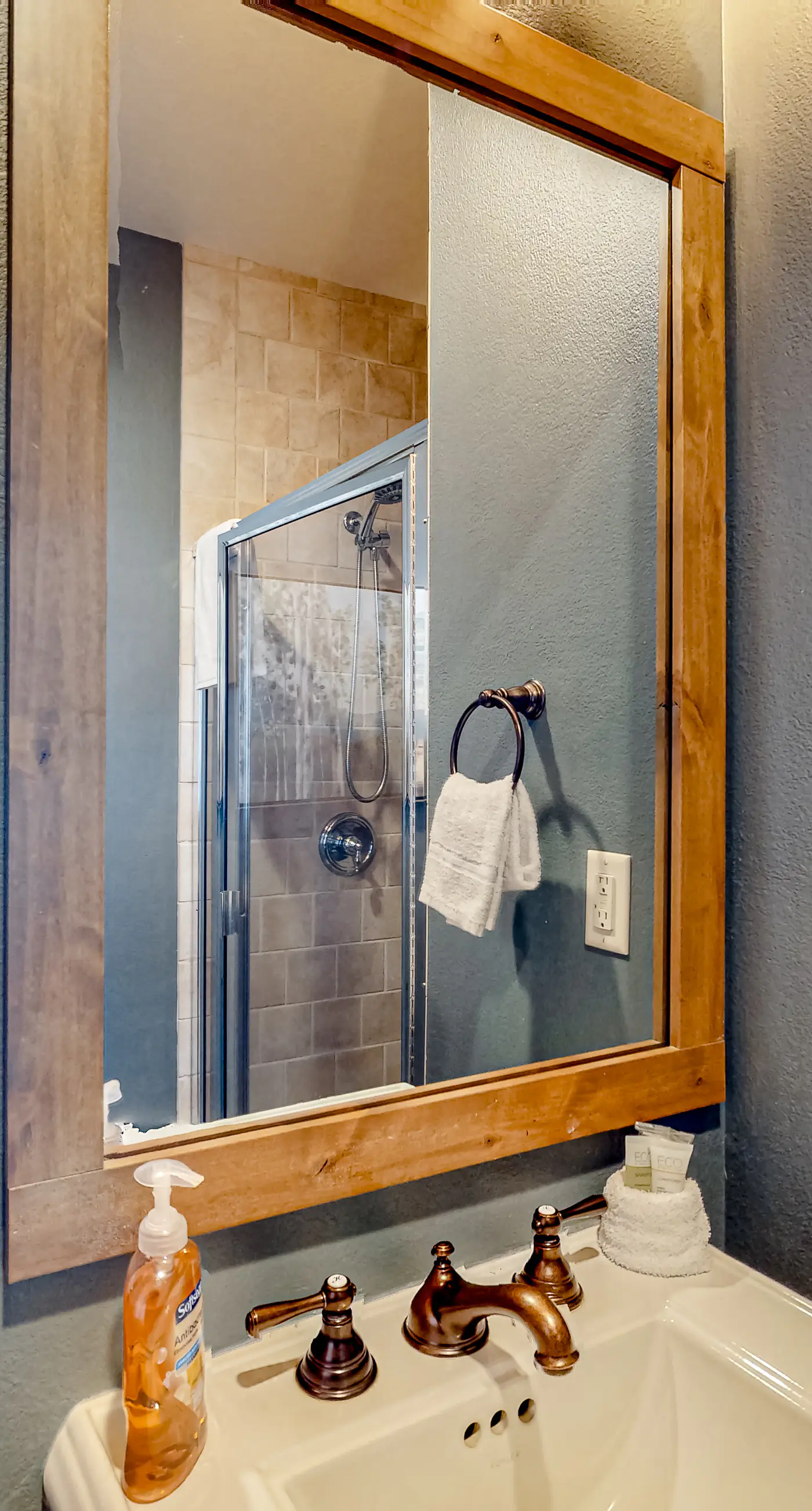 Tamarack Chalet, Hot Tub, Ski-In/Out, Sleeps 8
