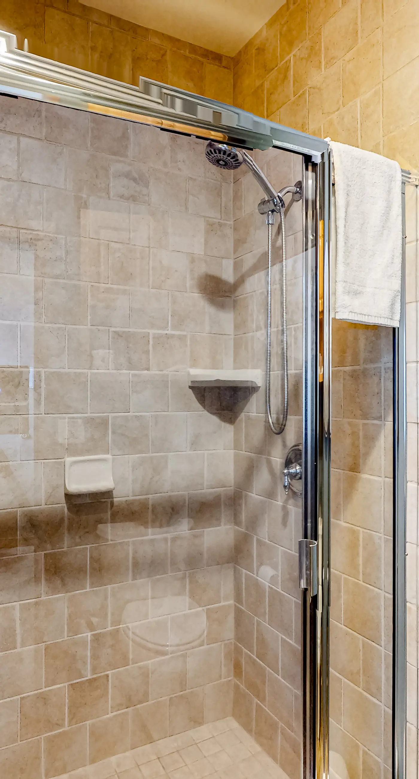 Tamarack Chalet, Hot Tub, Ski-In/Out, Sleeps 8