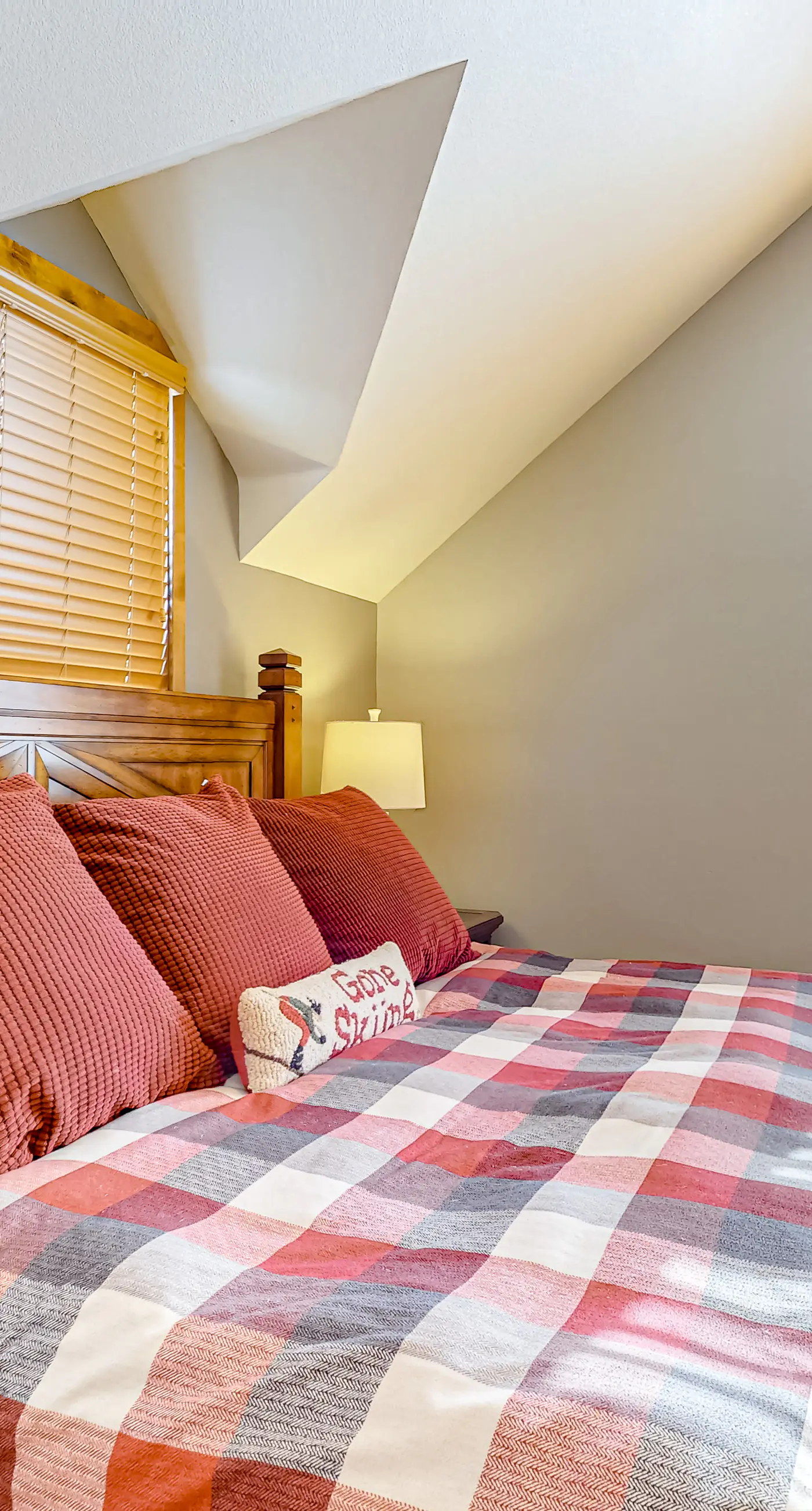 Tamarack Chalet, Hot Tub, Ski-In/Out, Sleeps 8