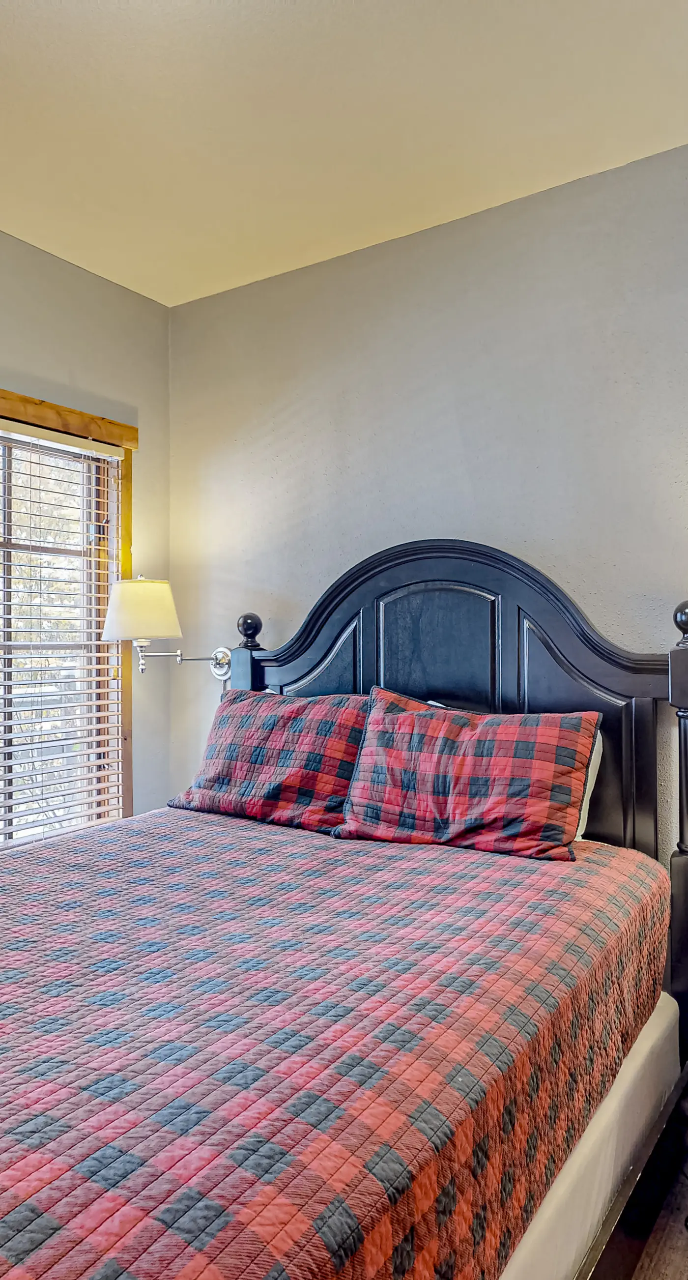 Tamarack Chalet, Hot Tub, Ski-In/Out, Sleeps 8