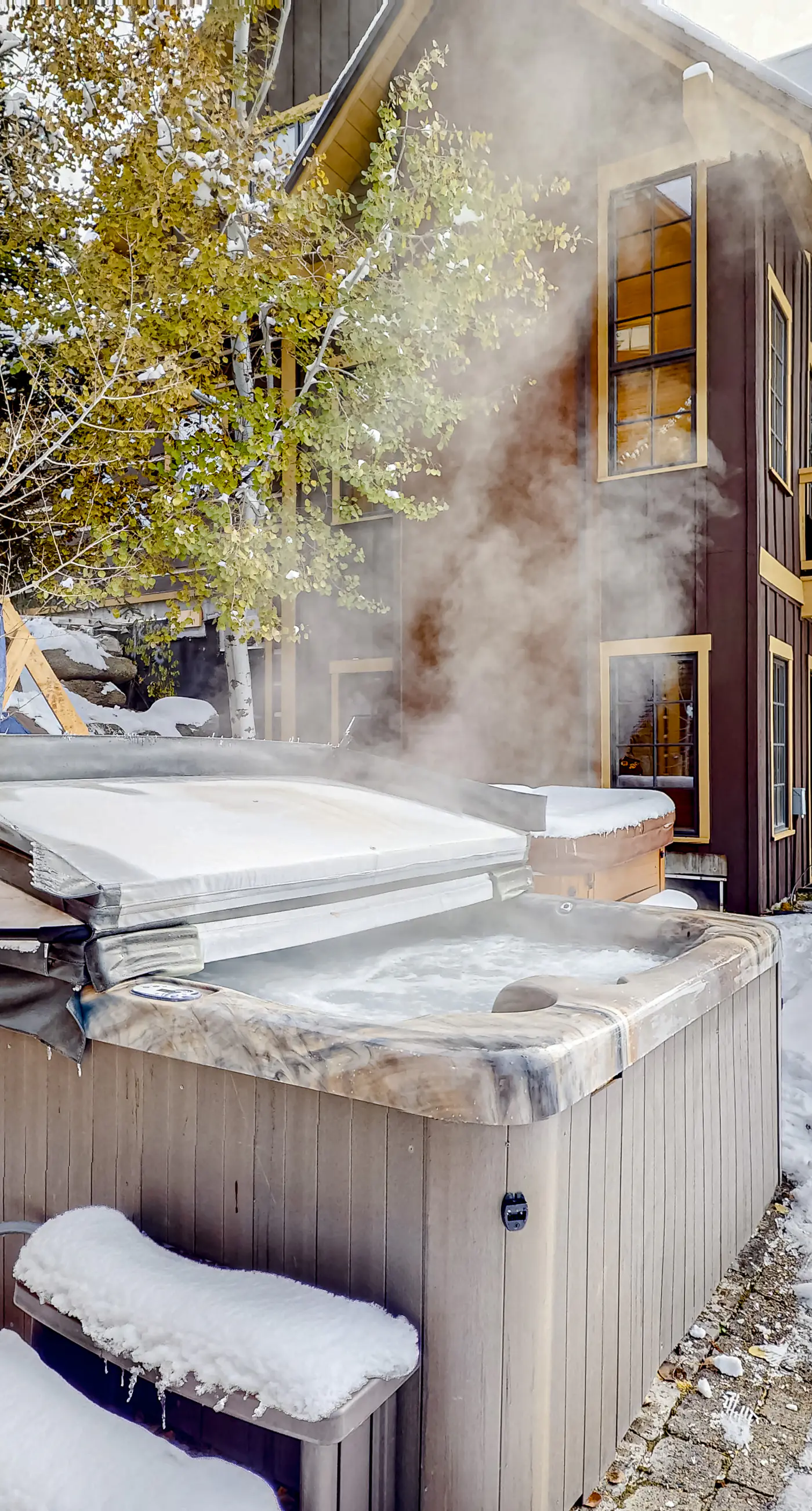 Tamarack Chalet, Hot Tub, Ski-In/Out, Sleeps 8