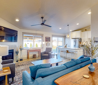 Spacious Meridian Retreat Near Parks & Golf