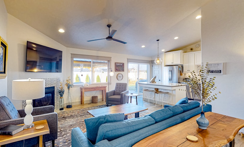 Spacious Meridian Retreat Near Parks & Golf