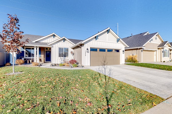 Spacious Meridian Retreat Near Parks & Golf