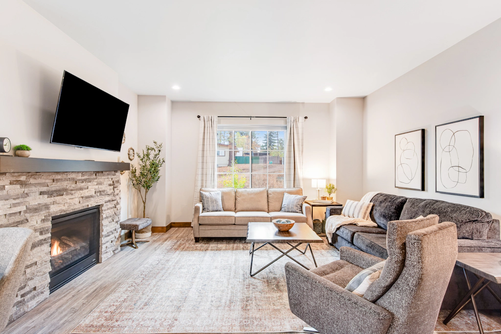 McCall Townhome with EV Charger Downtown