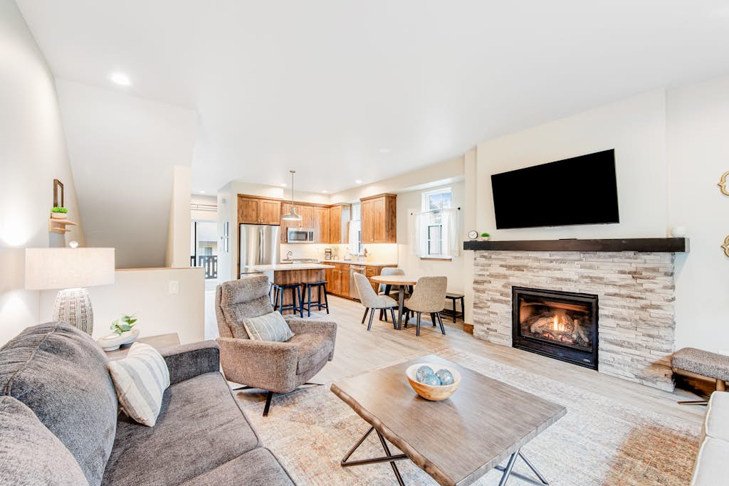 McCall Townhome with EV Charger Downtown