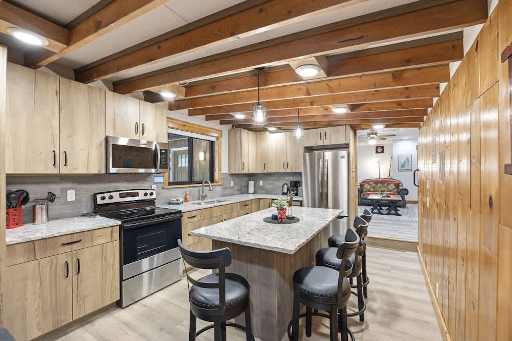 Awesome Payette Lake Cabin, Beach Access