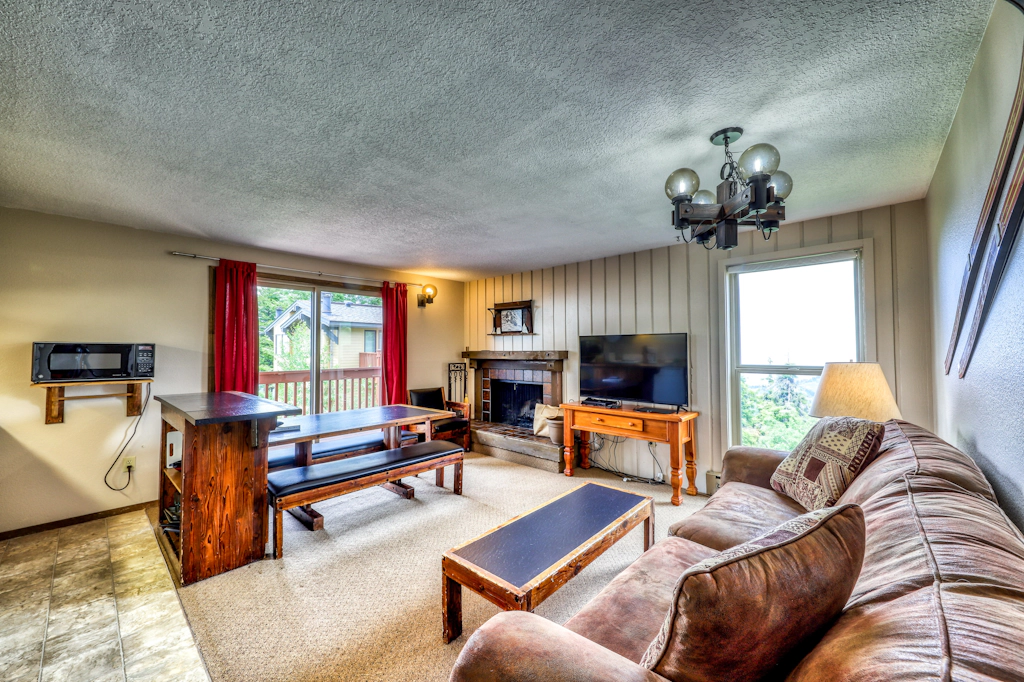 Ski-In Ski-Out Bogus Basin Condo with 2 Decks
