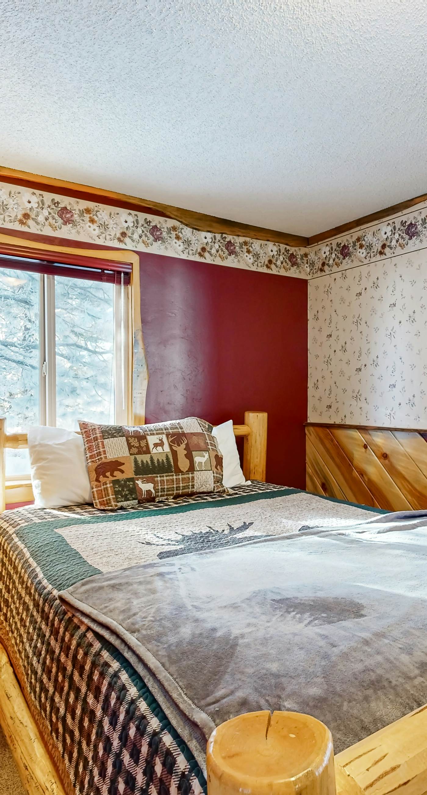 Secluded Cabin: River Access & Mountain Views