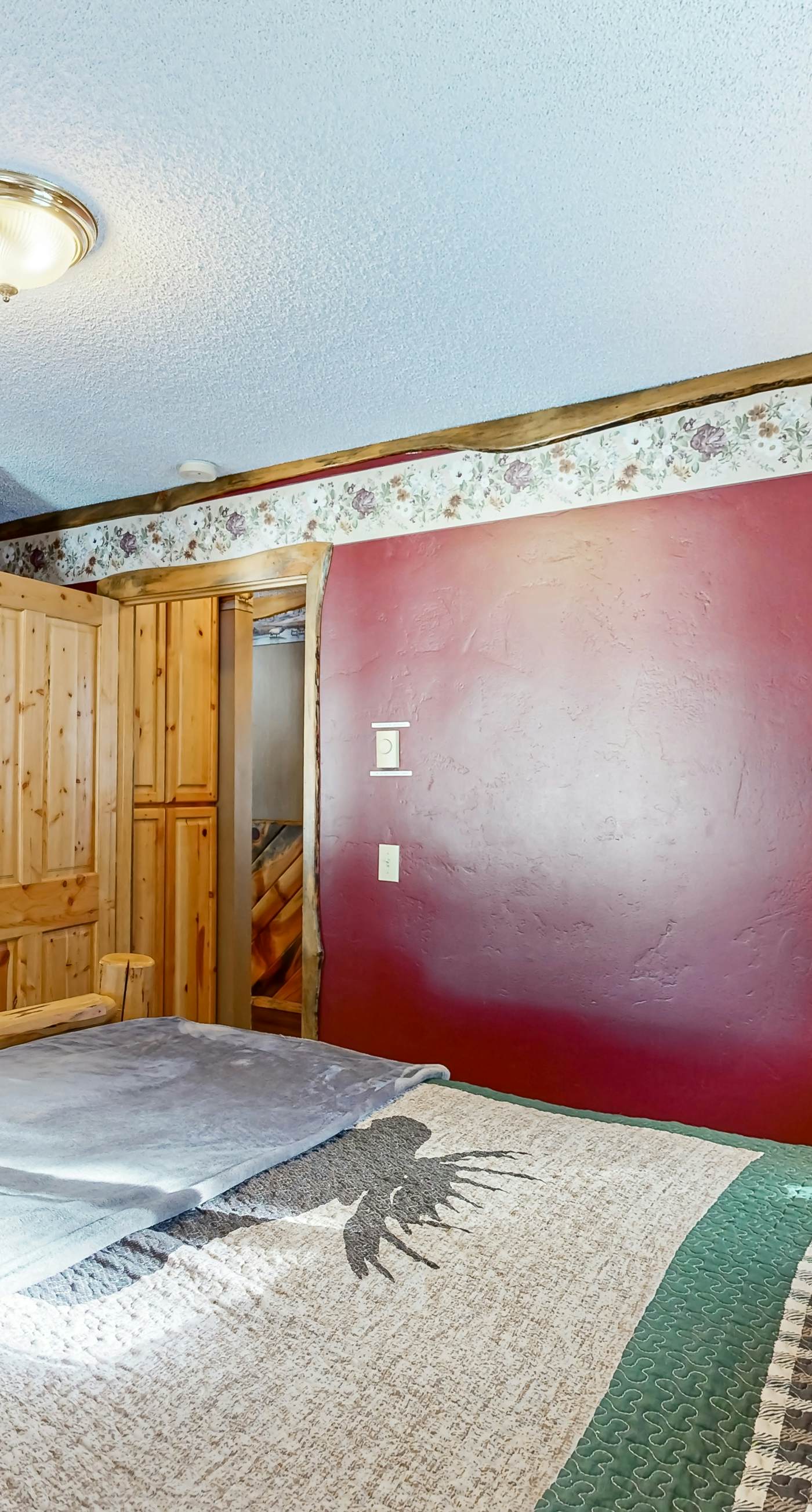 Secluded Cabin: River Access & Mountain Views