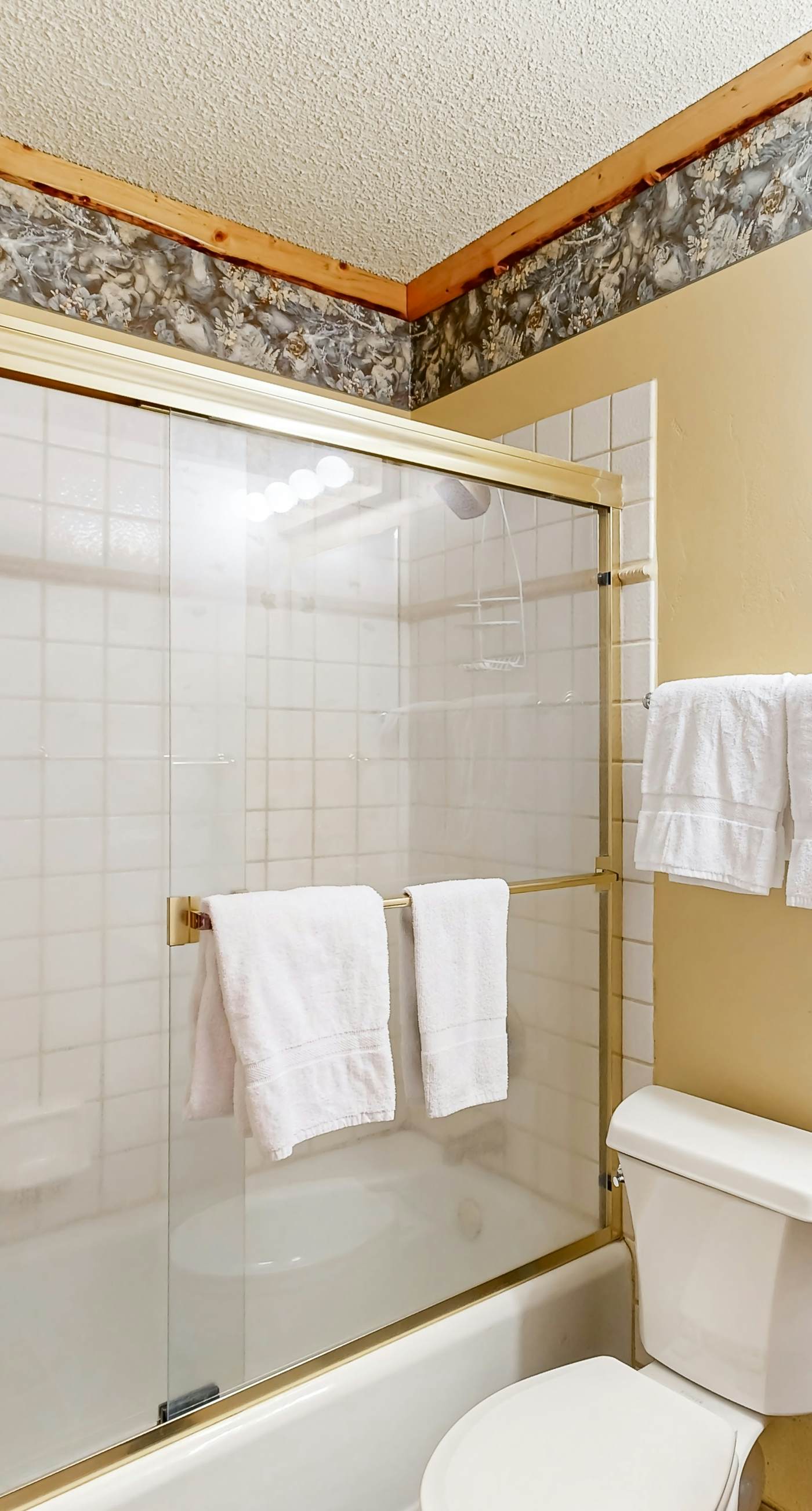 Secluded Cabin: River Access & Mountain Views