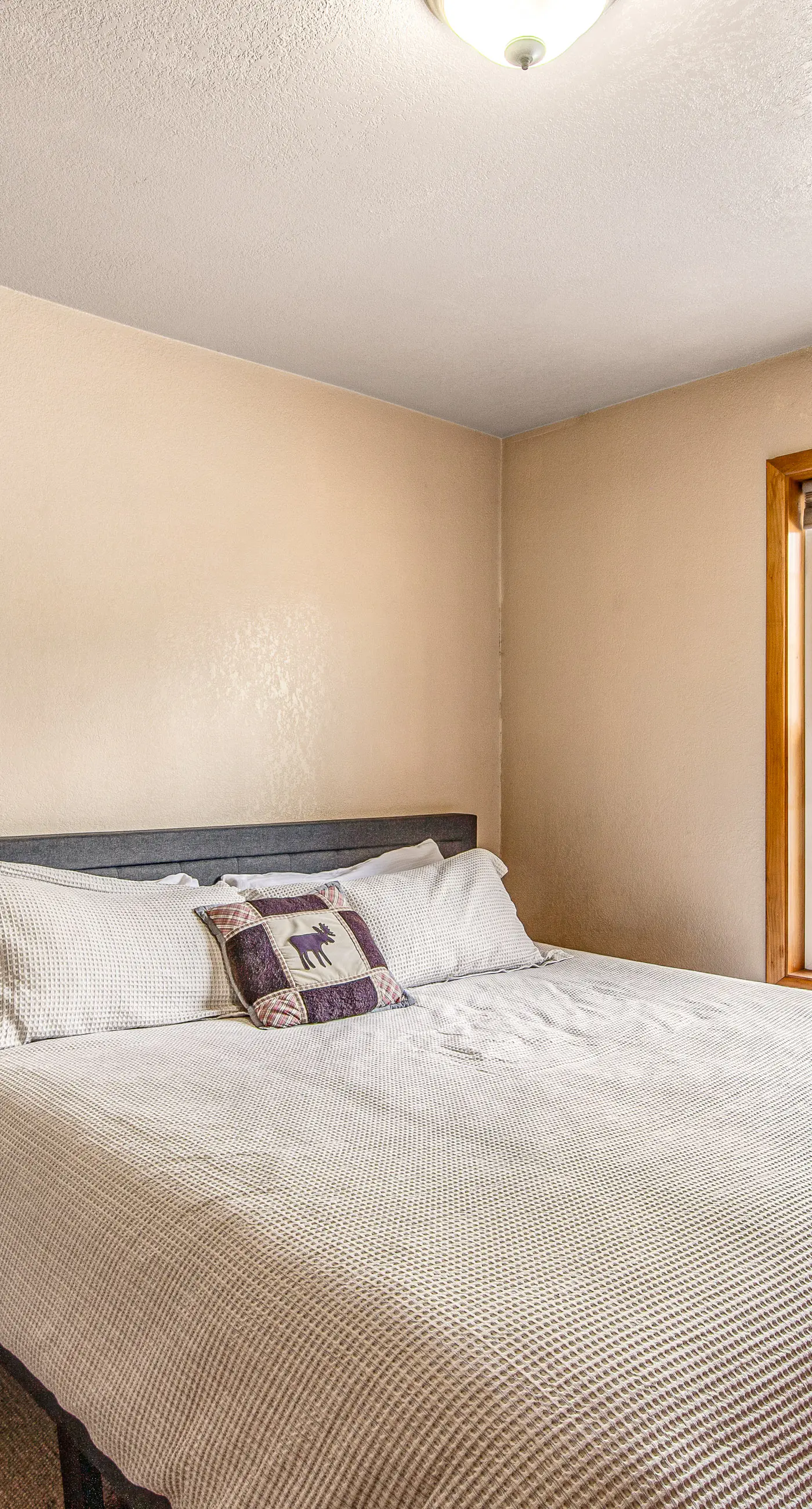 Charming McCall Retreat - Hot Tub & Lake Access