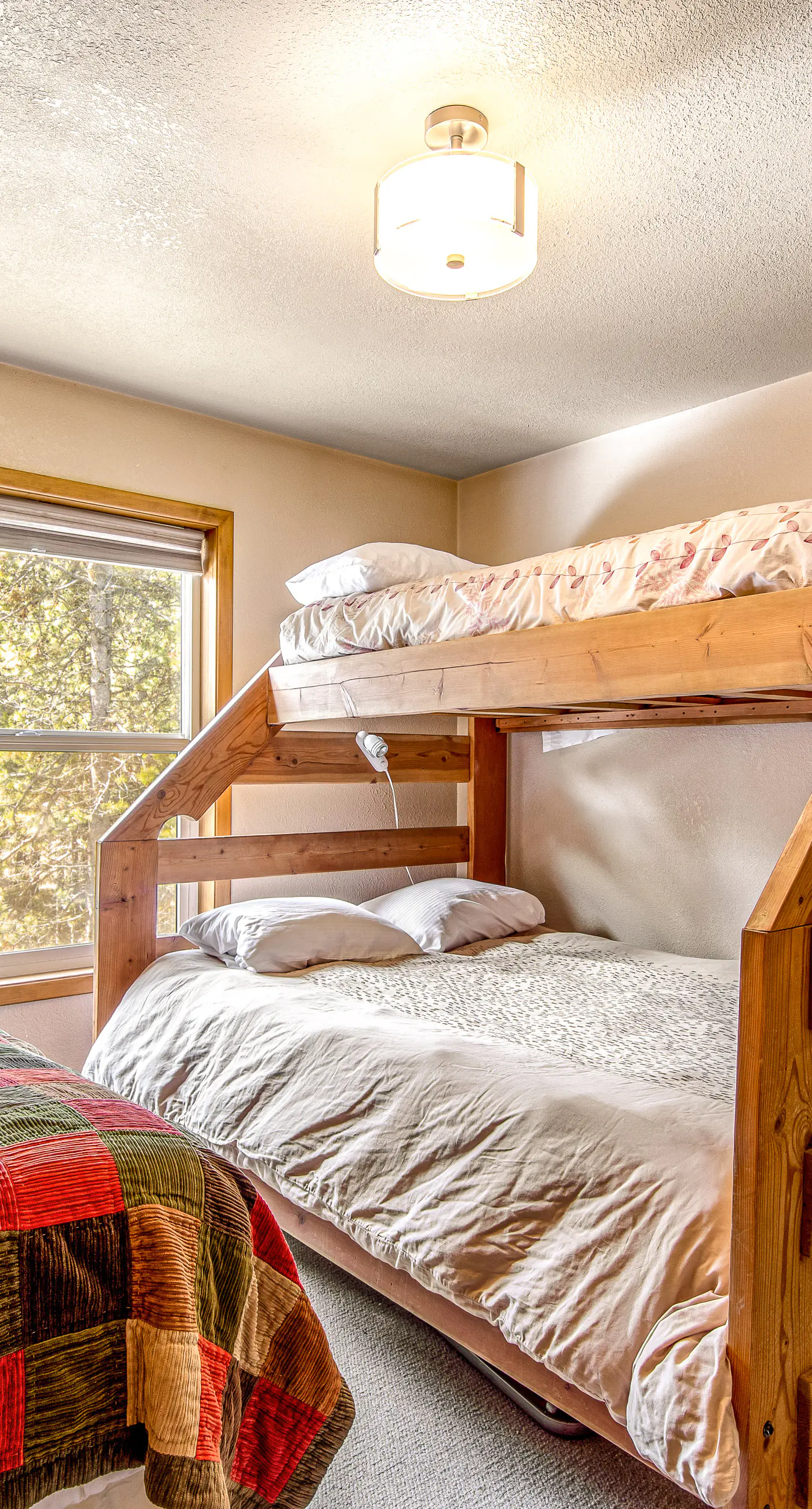 Charming McCall Retreat - Hot Tub & Lake Access