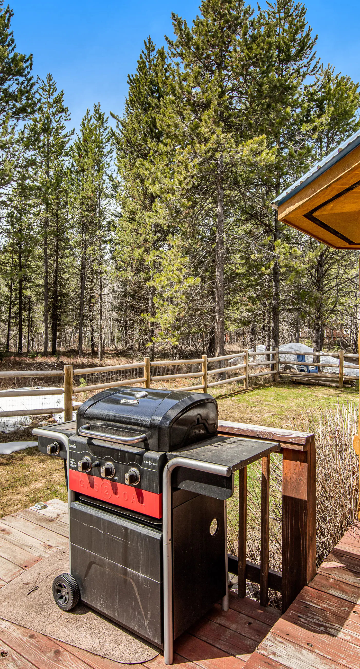 Charming McCall Retreat - Hot Tub & Lake Access