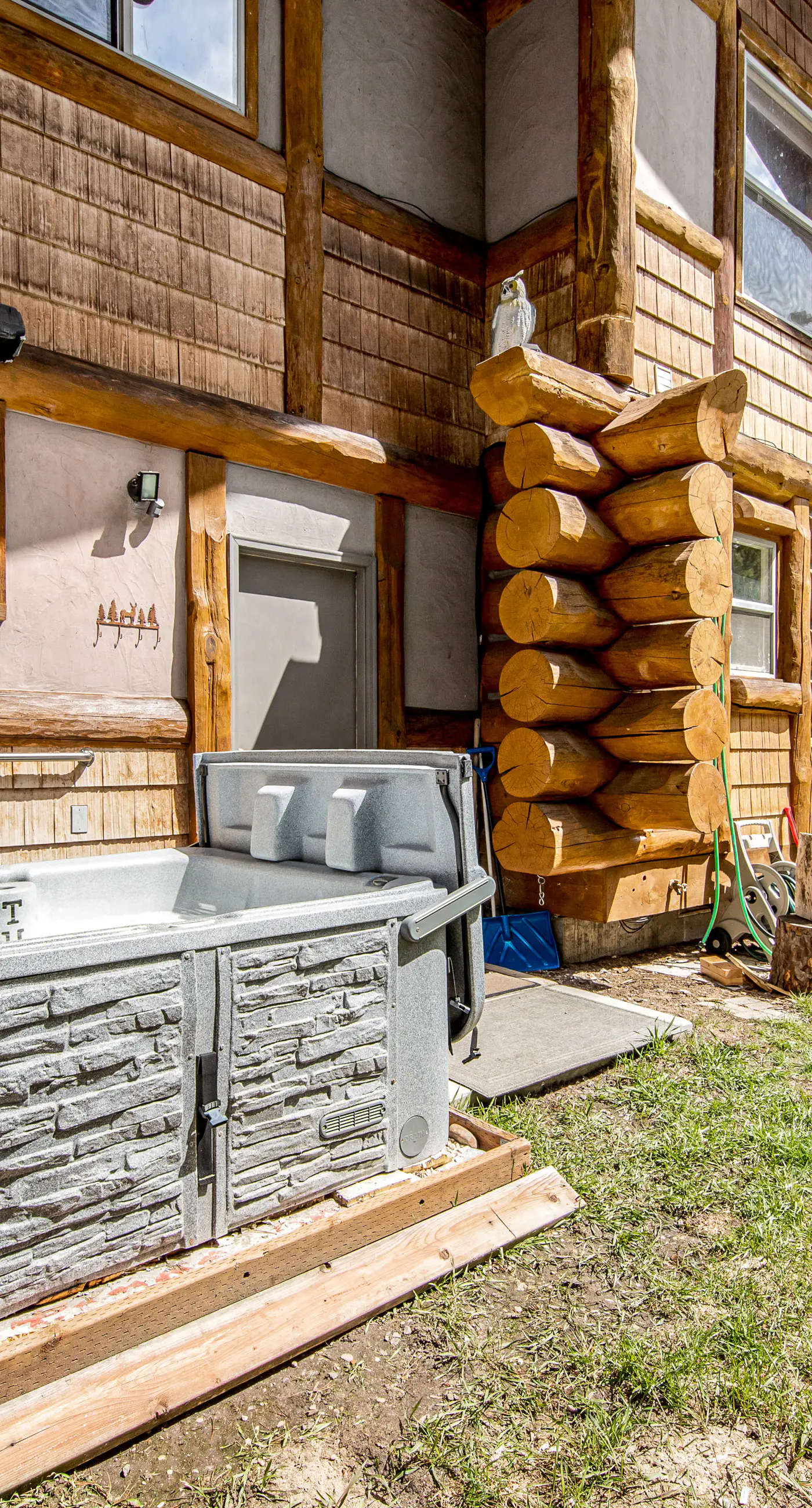 Charming McCall Retreat - Hot Tub & Lake Access