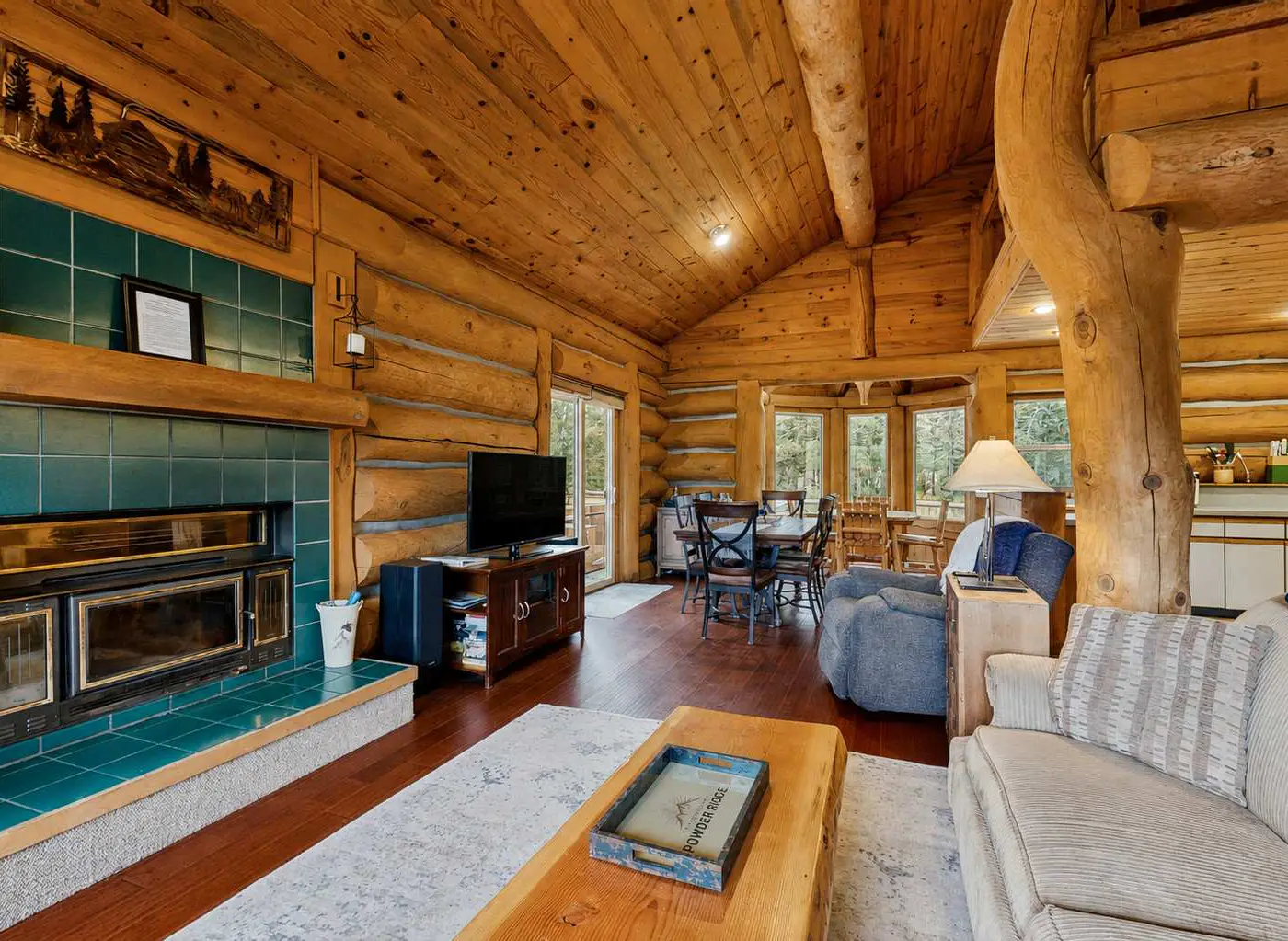 Log Cabin Retreat | Hot Tub, Fire Pit & Near Lake