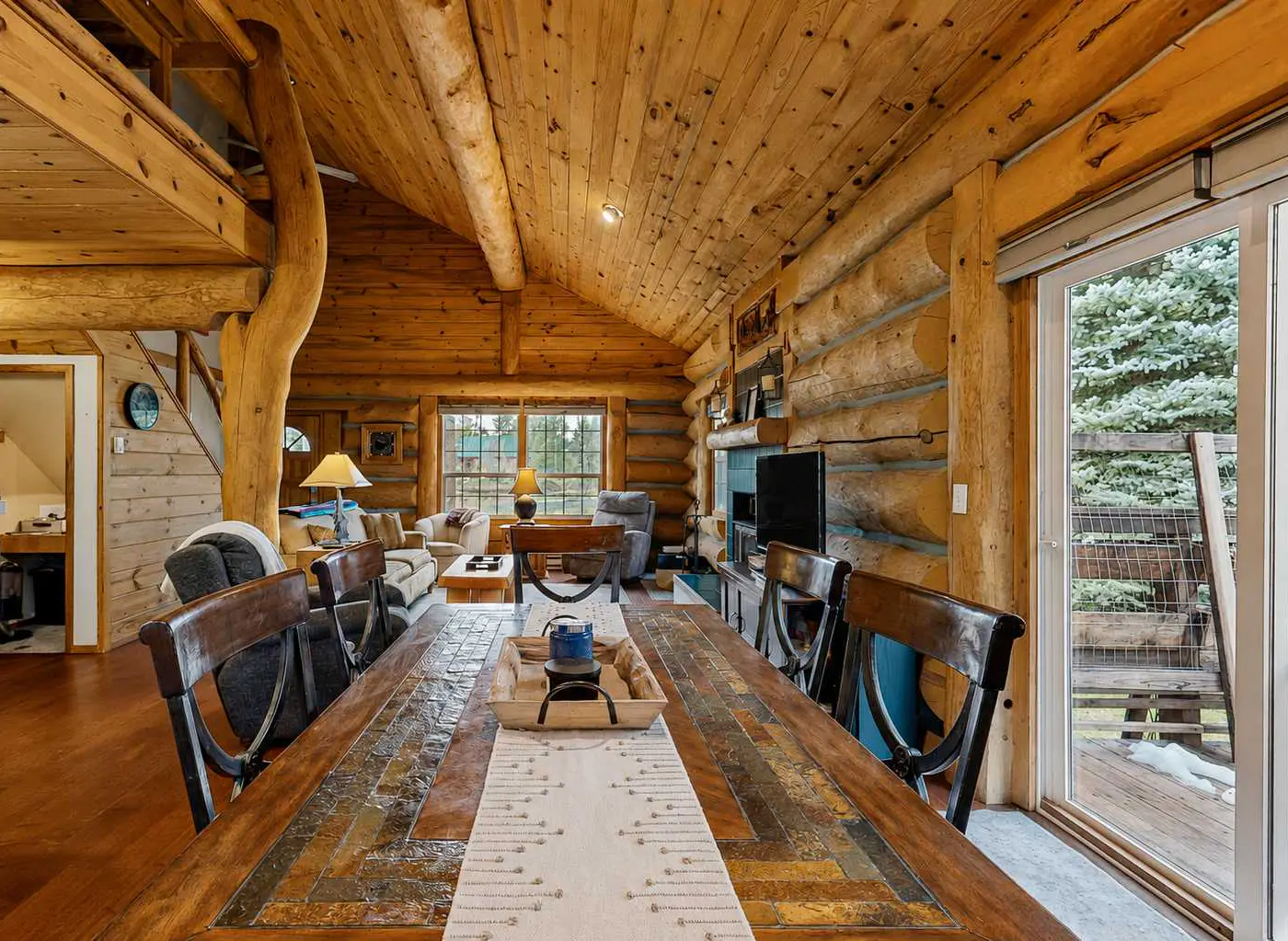 Log Cabin Retreat | Hot Tub, Fire Pit & Near Lake