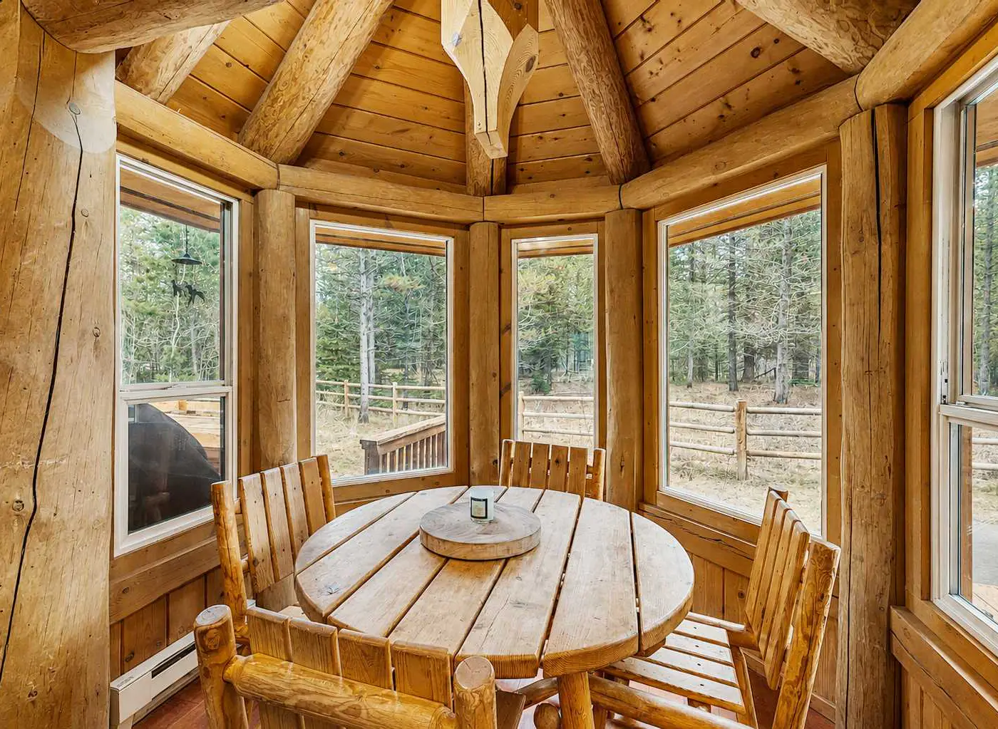 Log Cabin Retreat | Hot Tub, Fire Pit & Near Lake