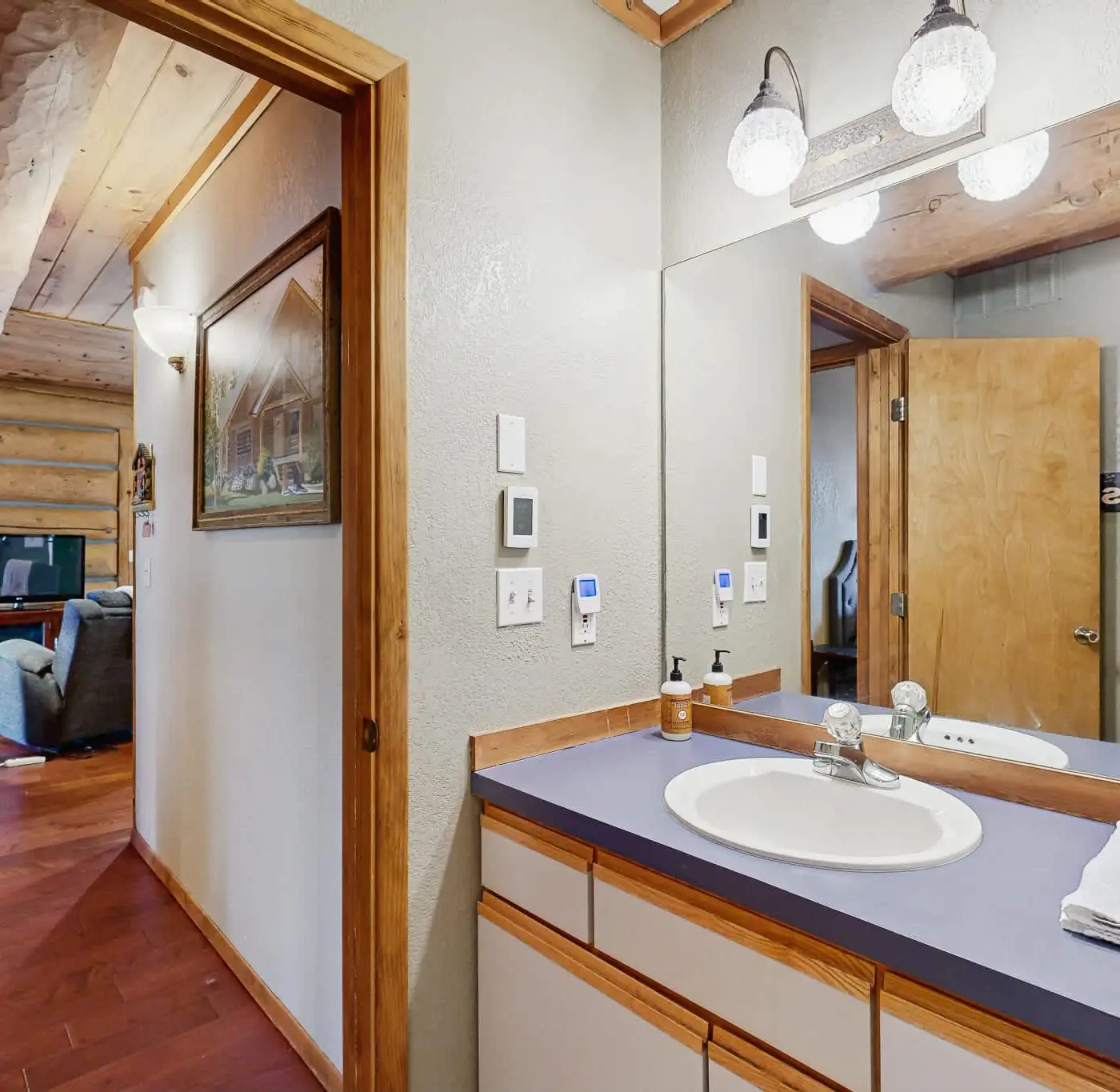 Log Cabin Retreat | Hot Tub, Fire Pit & Near Lake