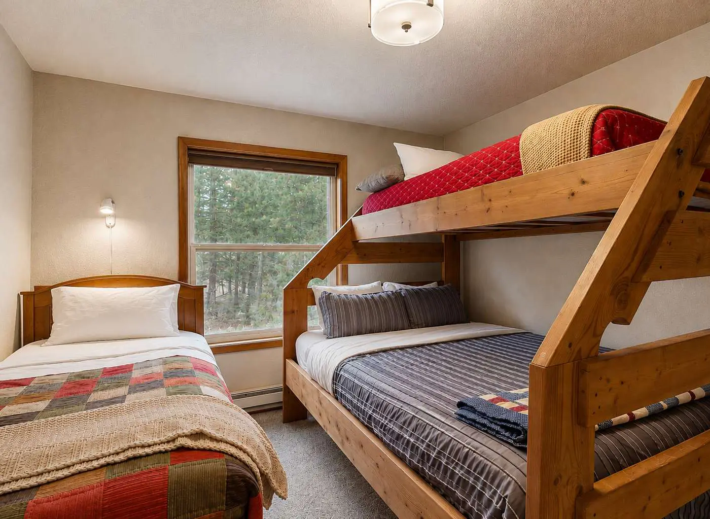 Log Cabin Retreat | Hot Tub, Fire Pit & Near Lake