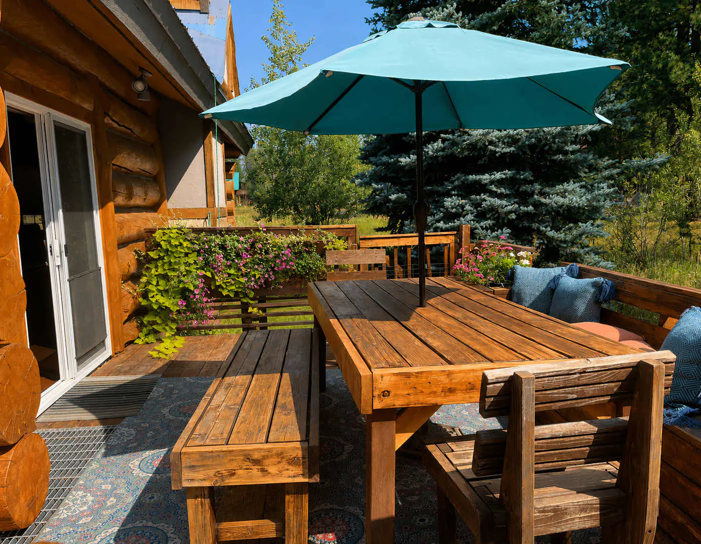 Log Cabin Retreat | Hot Tub, Fire Pit & Near Lake